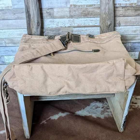 NWT Clea Ray Canvas Slip Strap Left Or Right Paris Bag With Leather Handles - Picture 9 of 14